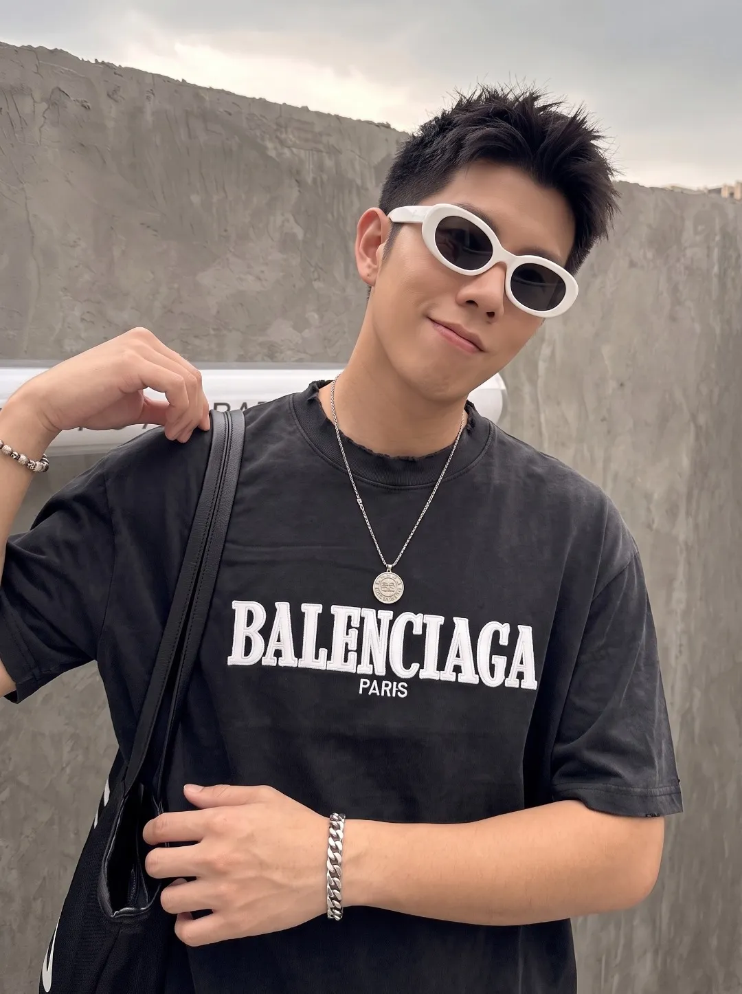 P100✨🔥 [BALENCIAGA] 2026FW short-sleeved T-shirt Premium 26s double yarn 300g fabric embroidery fraying process Color: Black White Red Size: S M L XL 2XL